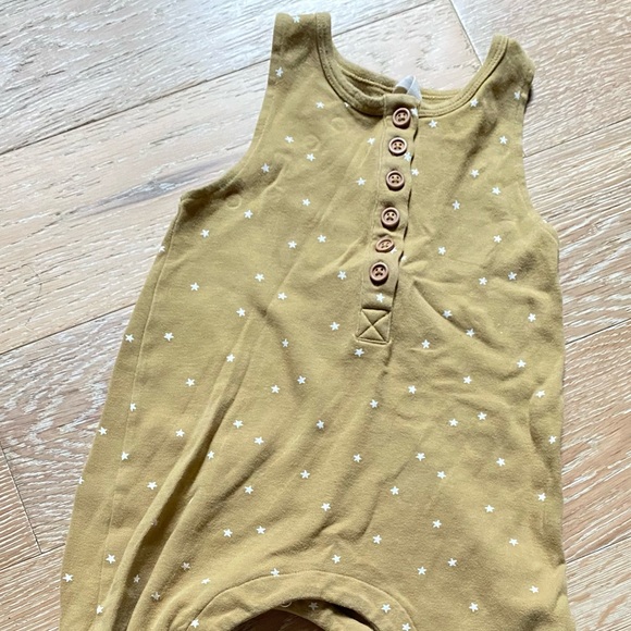 Quincy Mae | 6-12m Stars Romper - Picture 1 of 1